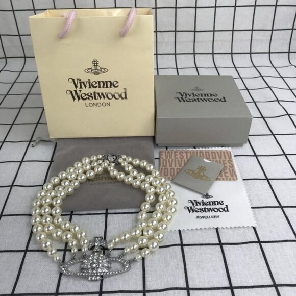Vivienne Westwood Three Row Pearl Bas Relief Choker in Silver Brand New - Picture 1 of 7
